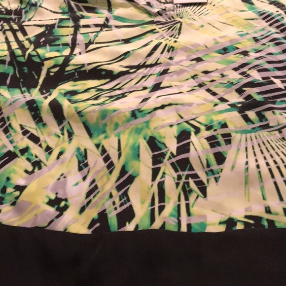 Dana Buchman  X-Large green & black print silky oversized V-Neck top NWT - Picture 6 of 15